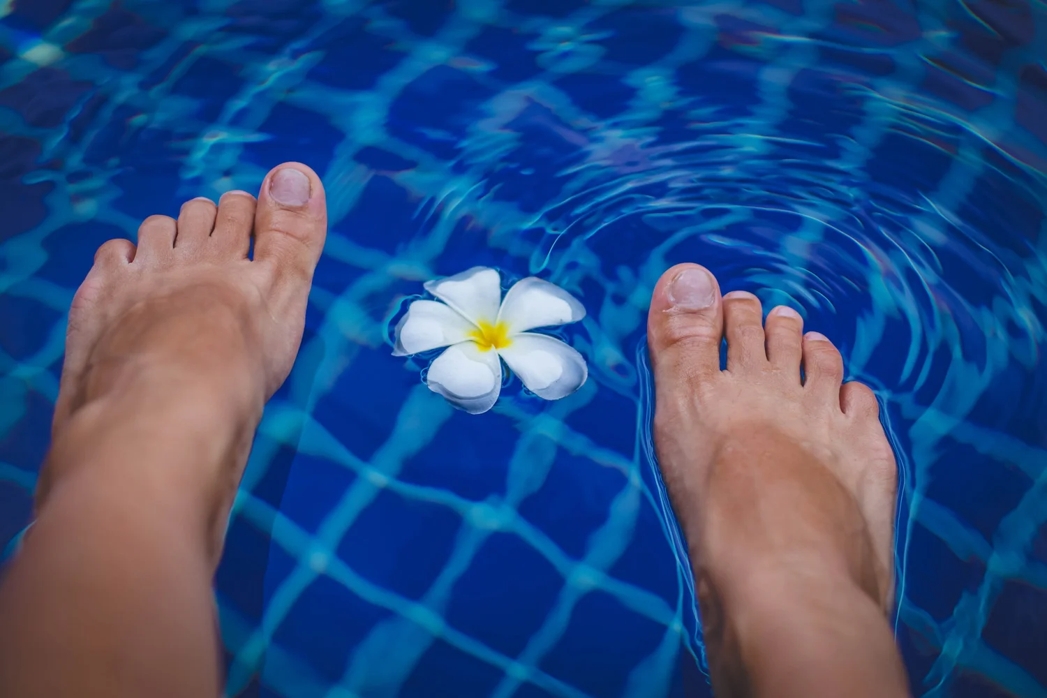 clear-water-dip-dug-out-pool-965988.jpg