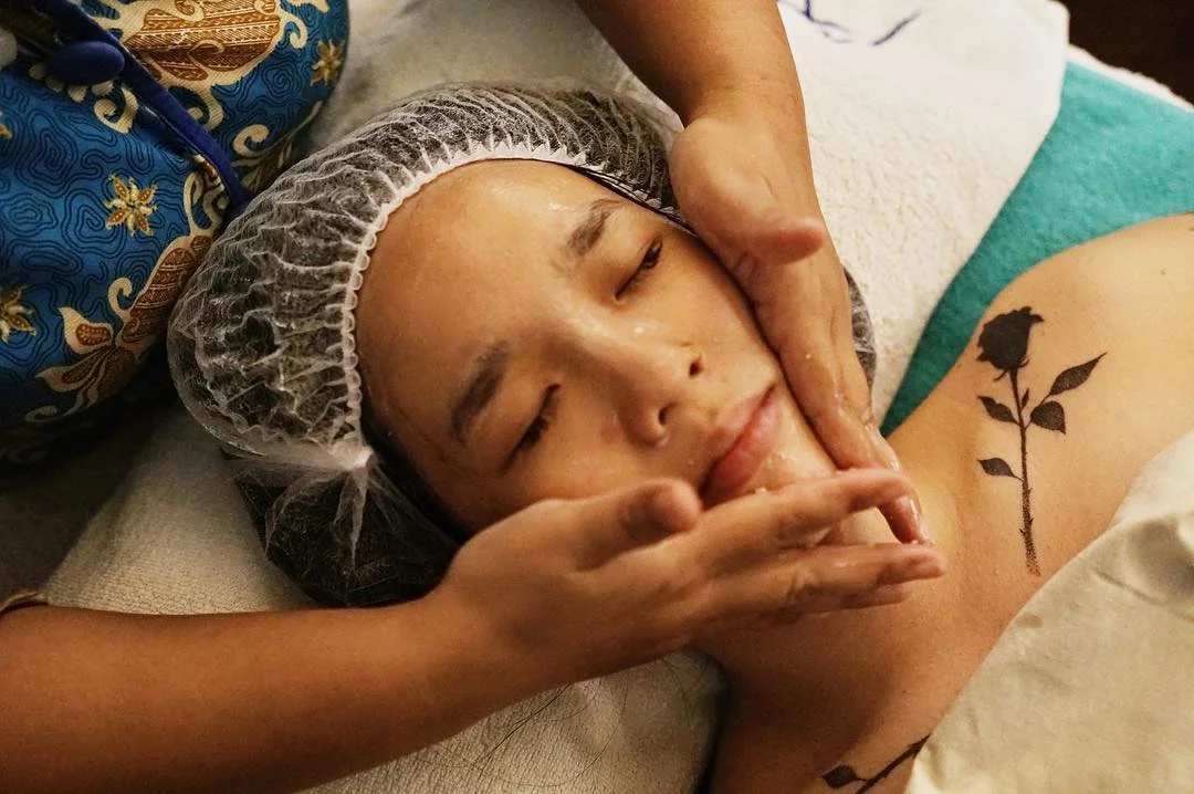 Rekomendasi Facial yang Sesuai untuk Usiamu