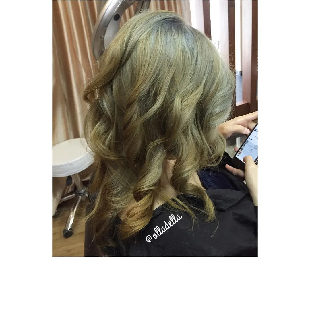 Kesalahan yang Cenderung Dilakukan Oleh Kamu yang Mewarnai Rambut dengan Blonde